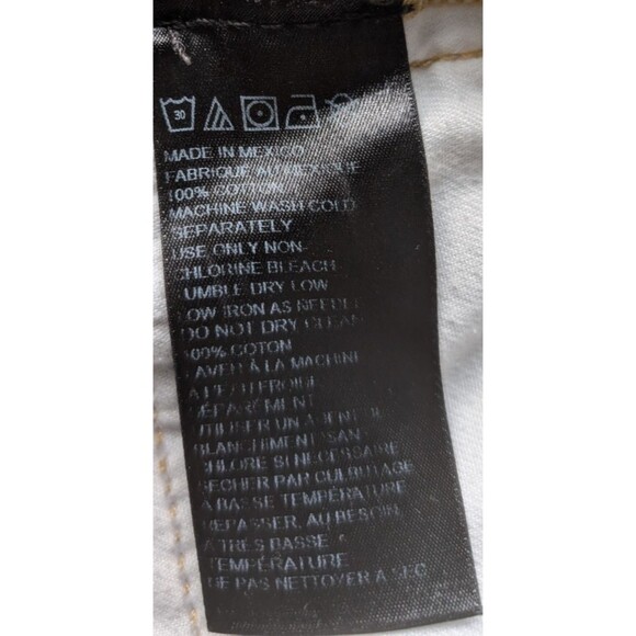 BDG Women Denim Short Mom High Rise Raw Hem Light Wash Distressing Size 25 - Picture 10 of 11